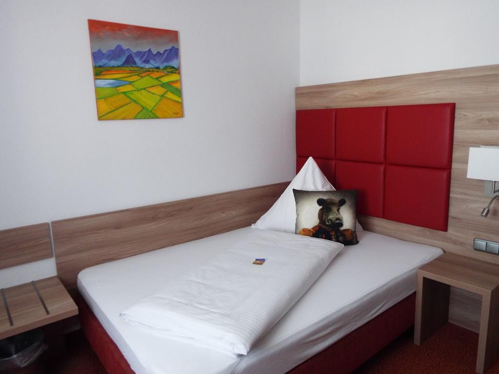 Hotel Isartaler Hof Wolfratshausen Szoba fotó